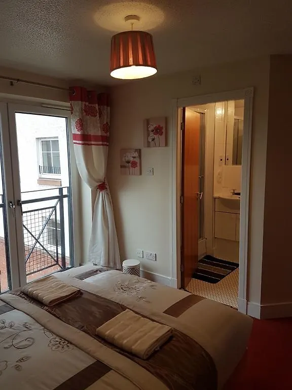 Edinburgh City Deluxe Apartment