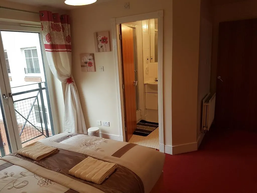 Edinburgh City Deluxe Apartment