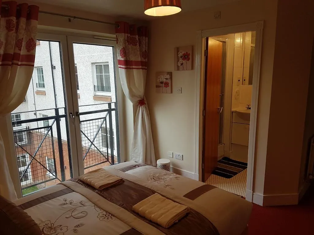 Edinburgh City Deluxe Apartment