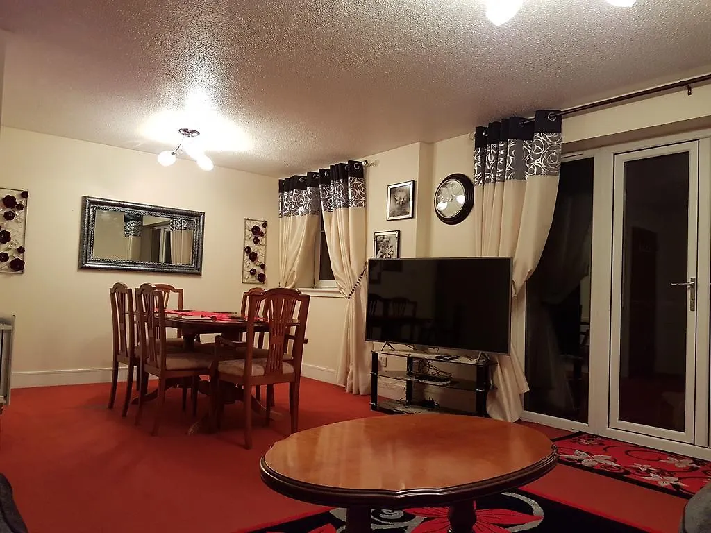 Edinburgh City Deluxe Apartment