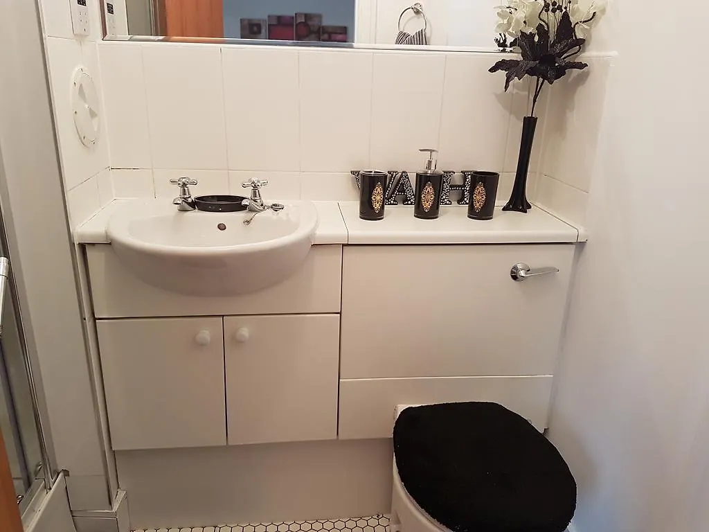 Edinburgh City Deluxe Apartment