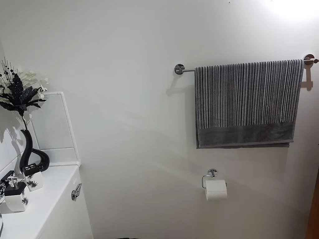 Edinburgh City Deluxe Apartment