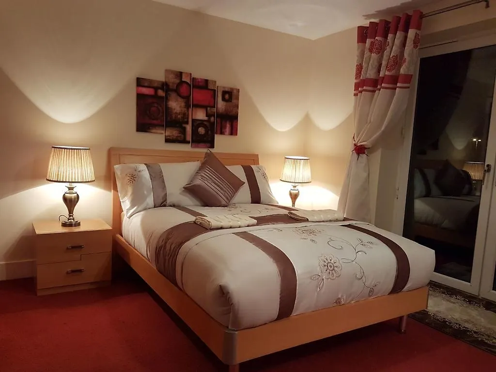 Edinburgh City Deluxe Apartment